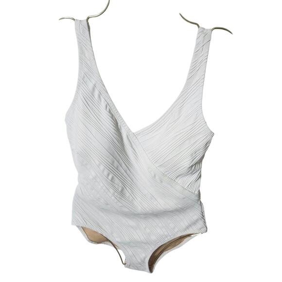 Gottex Full Coverage Ivory Textured Surplice Scoop Back One Piece 6/36 - Picture 4 of 12